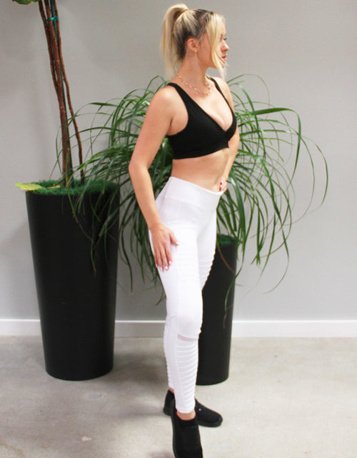 Load image into Gallery viewer, Santa Cruz Sports Bra - Black
